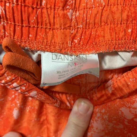 Ladies running/athletic shorts - Picture 2 of 3